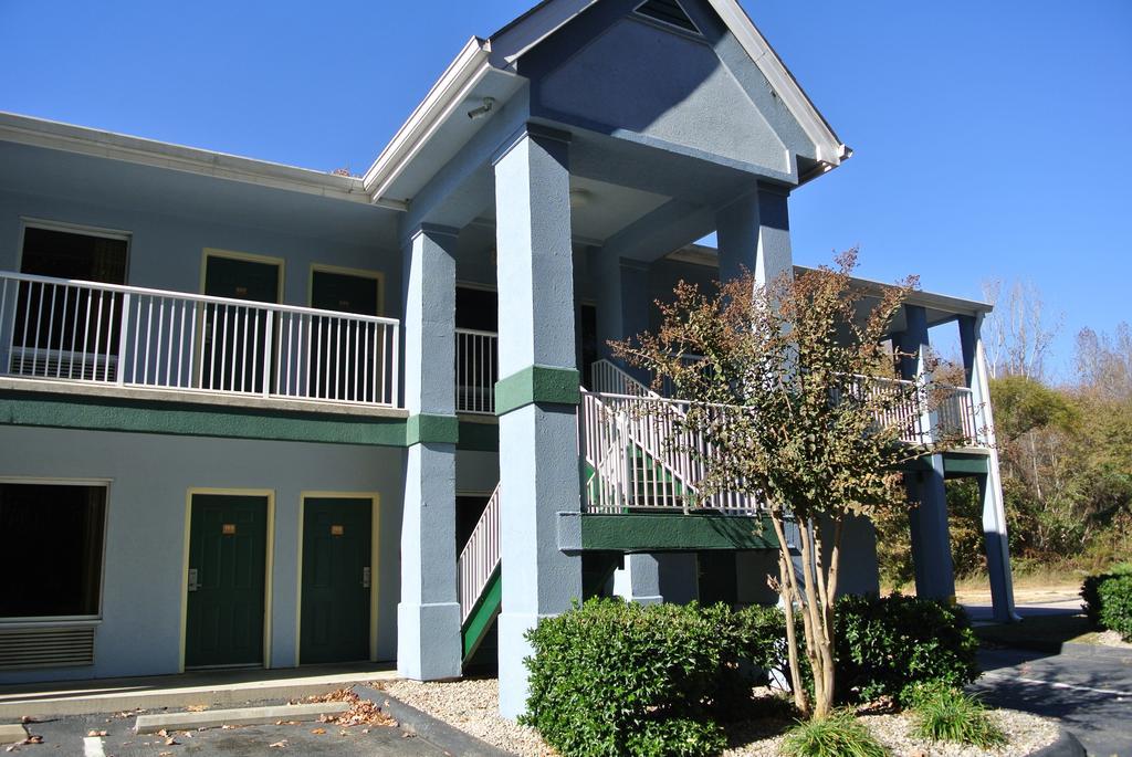 Super 8 By Wyndham Fayetteville Exterior foto